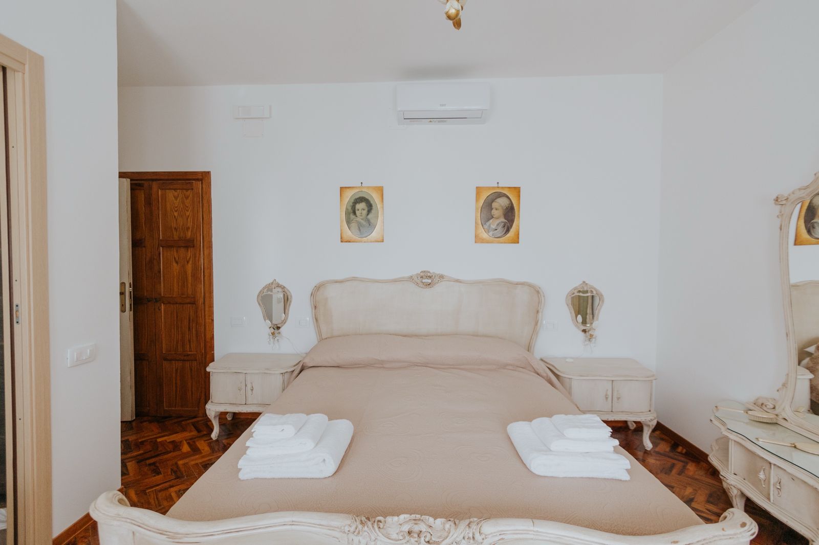 Camera Chiara, il letto