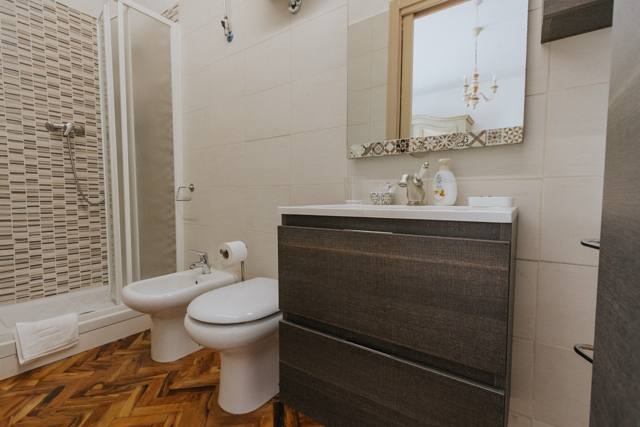 Bagno della camera Chiara